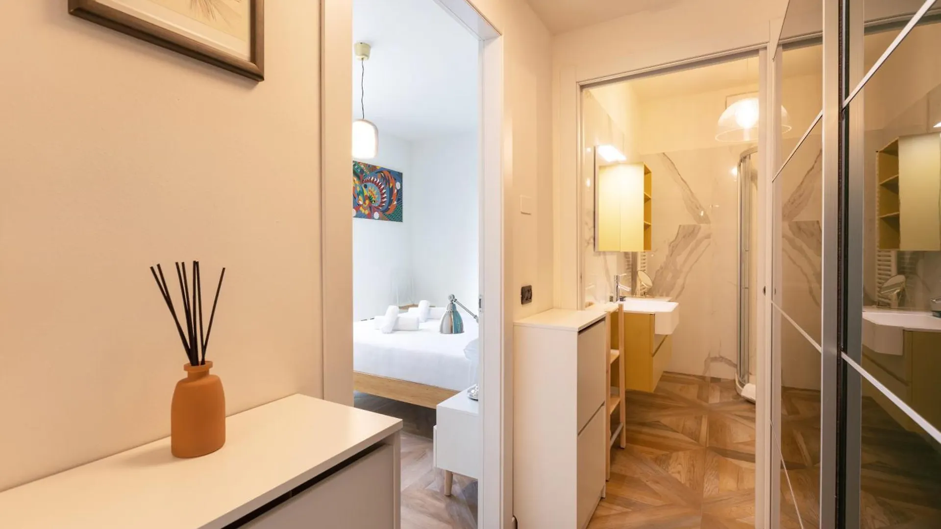 Bright One Bedroom Apartment Porta Venezia - Mirable Pm ميلان 0*,